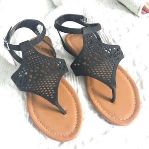 ✨BLACK SANDALS NWT Size 8✨